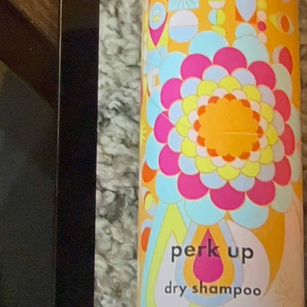 Amika dry shampoo